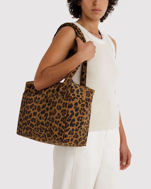 Everyday Cloud Bag - Leopard - Material: heavyweight-nylon