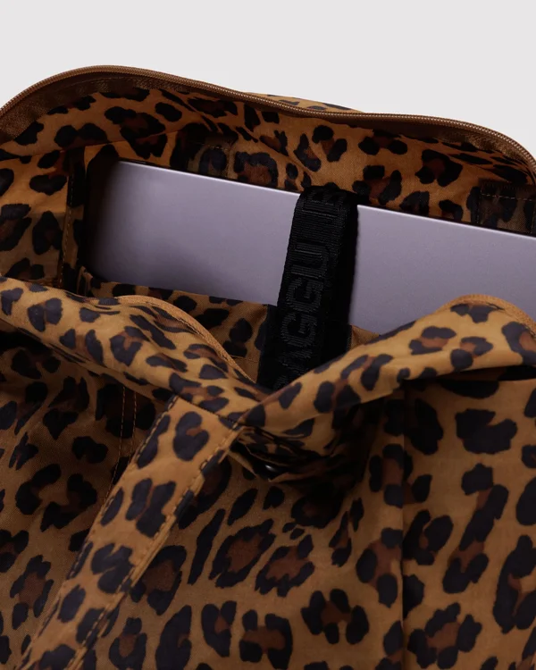 Everyday Cloud Bag - Leopard - Material: heavyweight-nylon