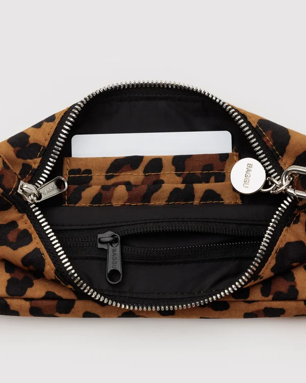Nylon Pochette - Leopard - Material: heavyweight-nylon